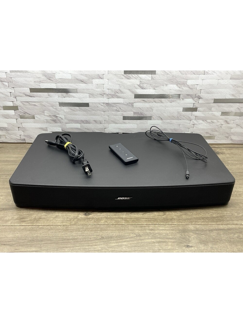 BOSE SOLO TV SOUND SYSTEM + REMOTE, POWER CORD & OEM OPTICAL CORD -TESTED *READ*